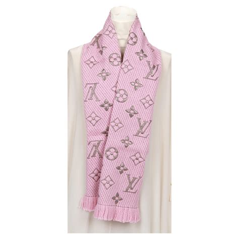 new Lv scarf